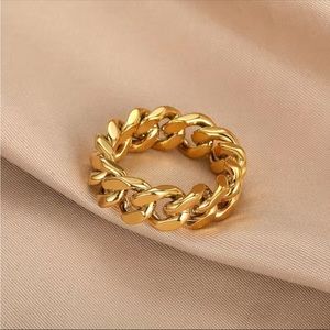 18k Chunky Chain Ring